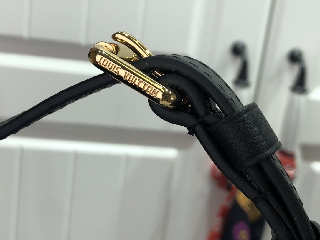 最高級ルイヴィトンスーパーコピー ルイヴィトンバッグコピー スピーディ・バンドリエール 25 ブラック ベージュ M58947 バイカラー モノグラム・アンプラント レザー ゴールド金具 - 画像 (5)