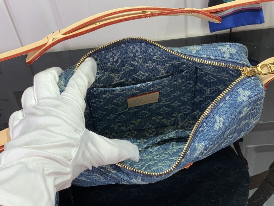 最高級ルイヴィトンスーパーコピー ルイヴィトンバッグコピー 新作 LV リミックス クロワッサン ブルーデニム M46856 モノグラム・デニム ゴールド金具 - 画像 (3)