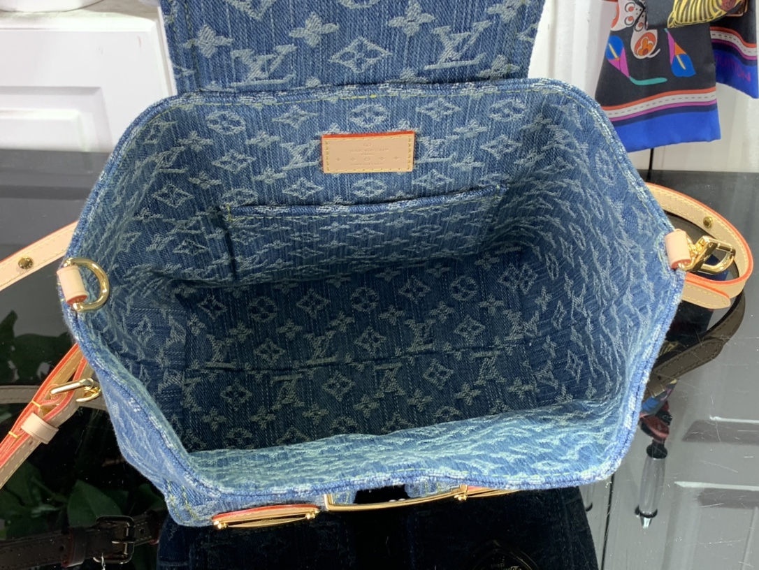 最高級ルイヴィトンスーパーコピー ルイヴィトンバッグコピー 新作 LV リミックス ヴェニス ブルーデニム M46836 モノグラム・デニム ゴールド金具 - 画像 (3)