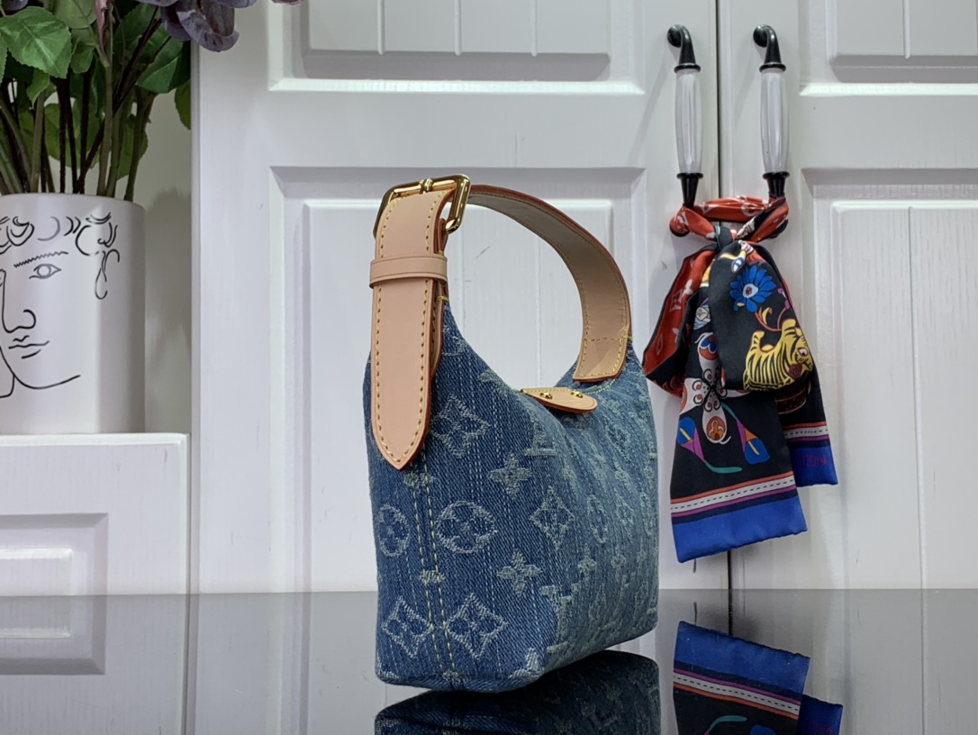 最高級ルイヴィトンスーパーコピー ルイヴィトンバッグコピー 新作 LV リミックス ポシェット・ヒルズ ブルーデニム M82949 モノグラム・デニム ゴールド金具 - 画像 (9)