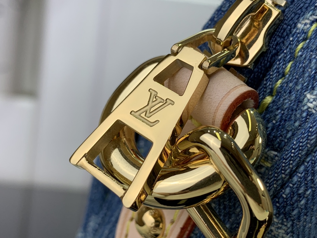 最高級ルイヴィトンスーパーコピー ルイヴィトンバッグコピー 新作 LV リミックス ポシェット・フェアファックス ブルーデニム M82948 モノグラム・デニム ゴールド金具 - 画像 (5)