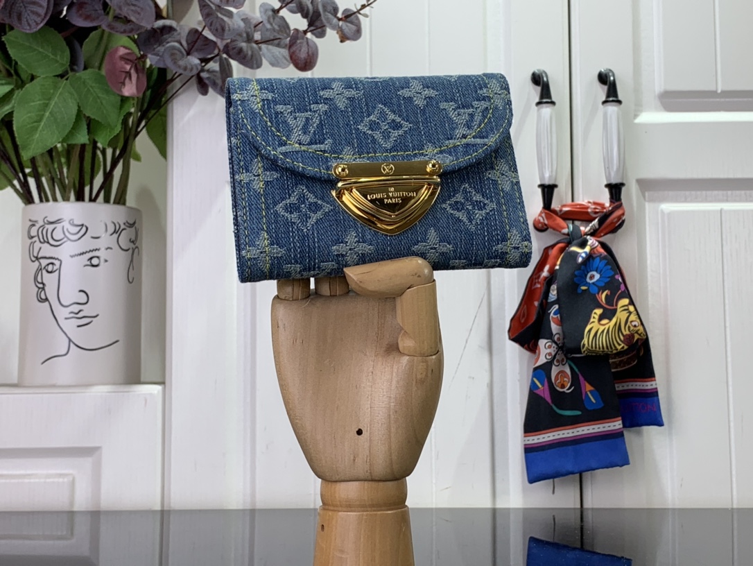 最高級ルイヴィトンスーパーコピー ルイヴィトン財布コピー 新作 LV リミックス ポルトフォイユ・ヴィクトリーヌ ブルーデニム M82959 モノグラム・デニム ゴールド金具