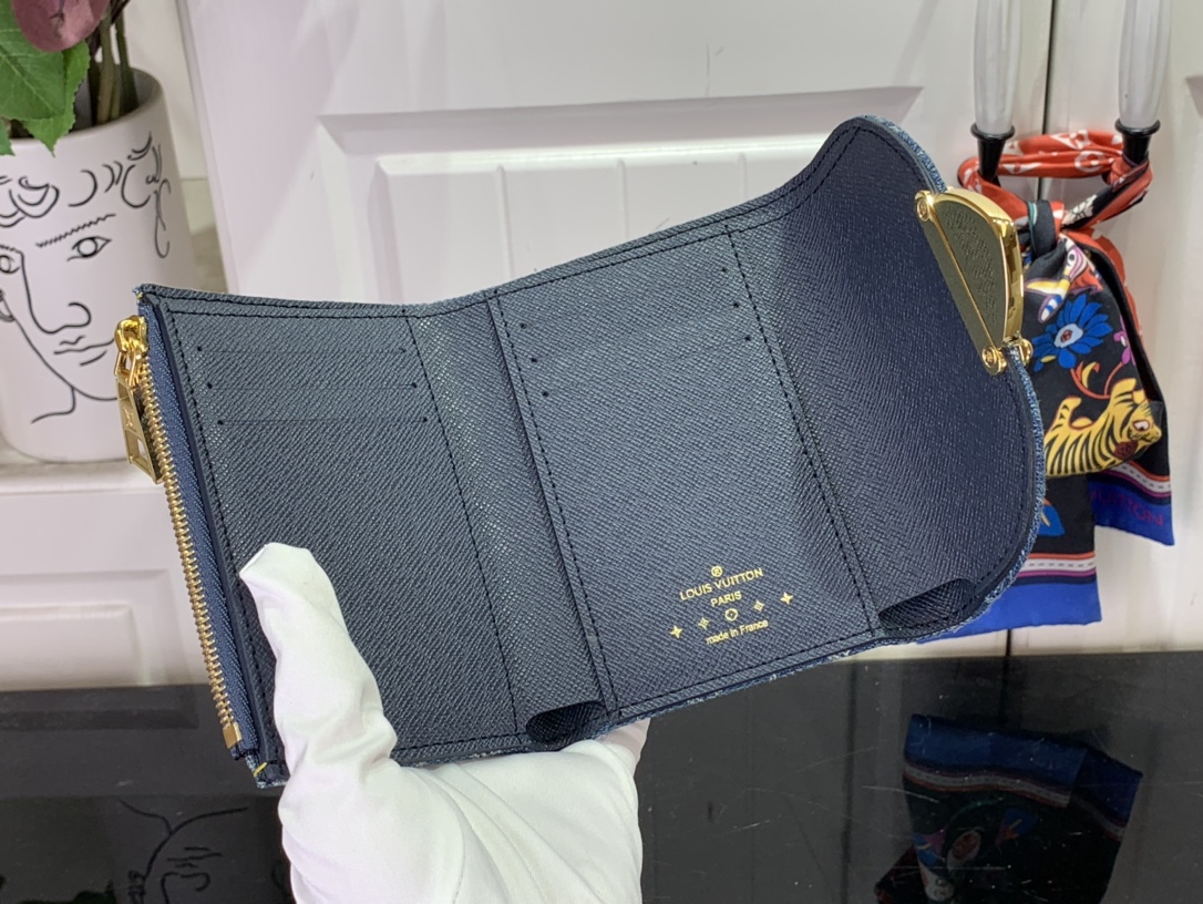 最高級ルイヴィトンスーパーコピー ルイヴィトン財布コピー 新作 LV リミックス ポルトフォイユ・ヴィクトリーヌ ブルーデニム M82959 モノグラム・デニム ゴールド金具 - 画像 (3)