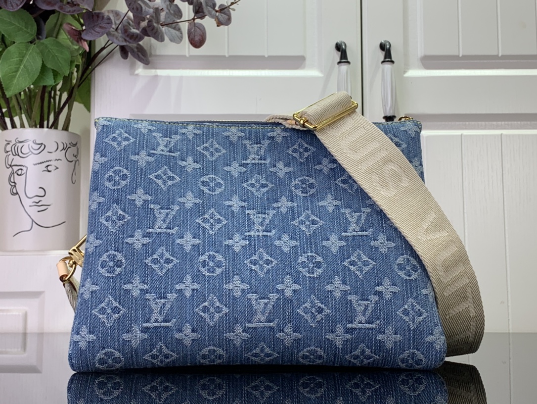 最高級ルイヴィトンスーパーコピー ルイヴィトンバッグコピー 新作 LV リミックス クッサン PM ブルーデニム M24564 モノグラム・デニム ゴールド金具 - 画像 (8)