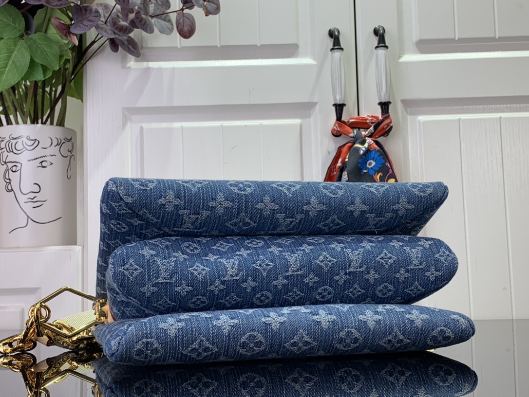 最高級ルイヴィトンスーパーコピー ルイヴィトンバッグコピー 新作 LV リミックス クッサン PM ブルーデニム M24564 モノグラム・デニム ゴールド金具 - 画像 (7)