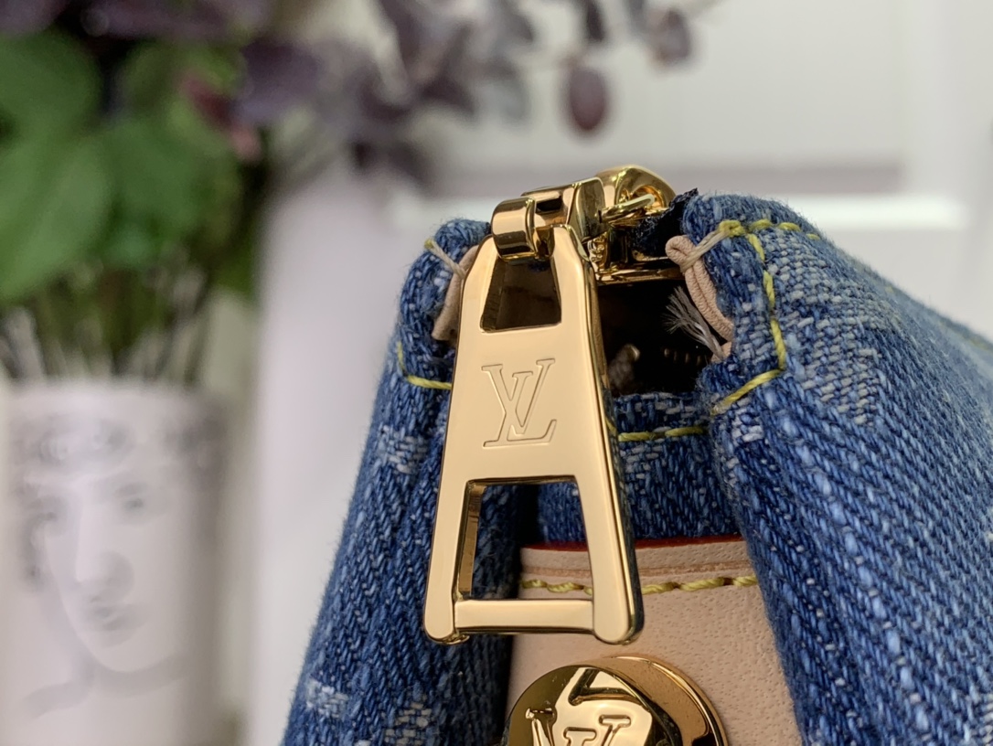 最高級ルイヴィトンスーパーコピー ルイヴィトンバッグコピー 新作 LV リミックス クッサン PM ブルーデニム M24564 モノグラム・デニム ゴールド金具 - 画像 (6)