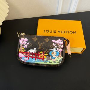 最高級ルイヴィトンスーパーコピー ルイヴィトンポシェットコピー ミニ・ポシェット・アクセソワール モノグラム ピンク M82623 モノグラム・キャンバス ゴールド金具