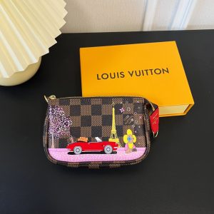最高級ルイヴィトンスーパーコピー ルイヴィトンポシェットコピー ミニ・ポシェット・アクセソワール モノグラム レッド M82623 モノグラム・キャンバス ゴールド金具 lv202401069