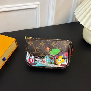 最高級ルイヴィトンスーパーコピー ルイヴィトンポシェットコピー ミニ・ポシェット・アクセソワール モノグラム レッド M82623 モノグラム・キャンバス ゴールド金具 lv202401073