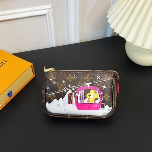 最高級ルイヴィトンスーパーコピー ルイヴィトンポシェットコピー ミニ・ポシェット・アクセソワール モノグラム レッド M82623 モノグラム・キャンバス ゴールド金具 lv202401075