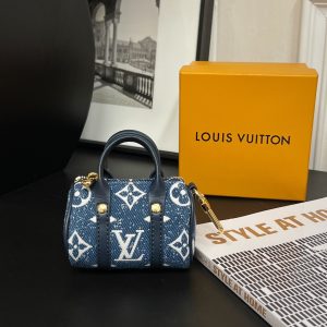 最高級ルイヴィトンスーパーコピー ルイヴィトンキーケースコピー キーホルダー・ミニ キーポル ブルーデニム M01428 モノグラム・デニム キャンバス ゴールド金具