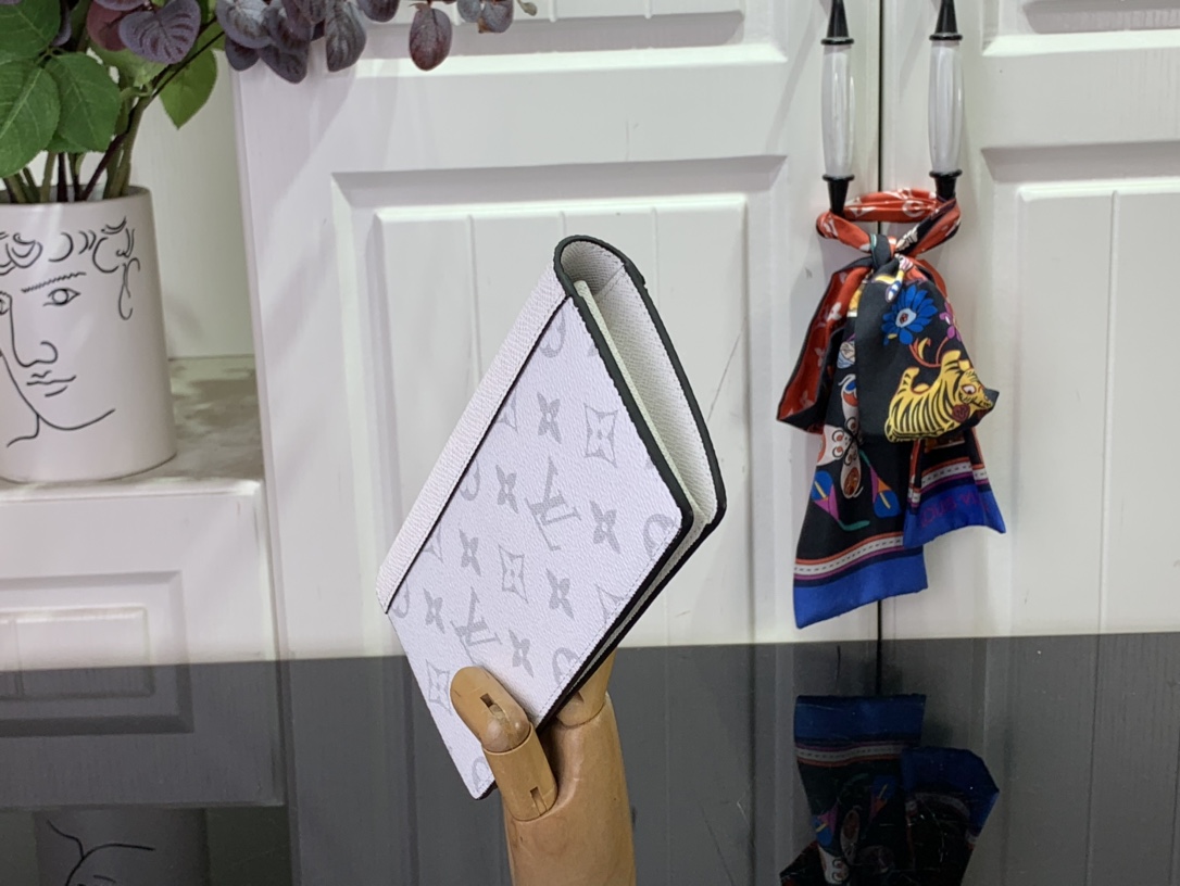最高級ルイヴィトンスーパーコピー ルイヴィトン財布コピー ポルトフォイユ・ブラザ NM ホワイト M30889 モノグラム・キャンバス、タイガ・レザー シルバー金具 - 画像 (9)