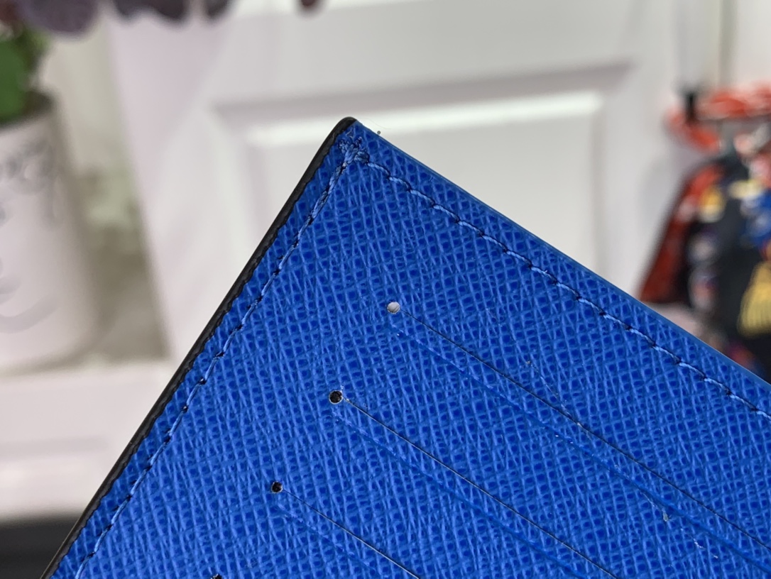 最高級ルイヴィトンスーパーコピー ルイヴィトンカードケースコピー クーヴェルテュール・パスポール NM ブルー M31030 モノグラム・キャンバス - 画像 (5)
