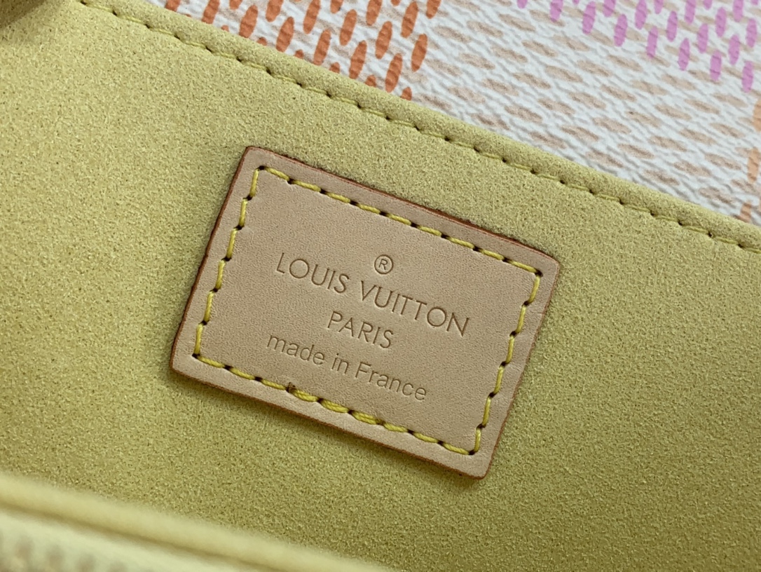 最高級ルイヴィトンスーパーコピー ルイヴィトンバッグコピー ポシェット・メティス EW ピーチ N40749 ダミエ・キャンバス ゴールド金具 - 画像 (2)