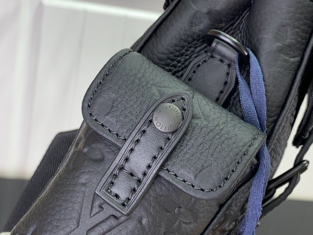 最高級ルイヴィトンスーパーコピー ルイヴィトンバッグコピー ナノ・クリストファー ブラック M83164 モノグラム ブラック金具 - 画像 (5)