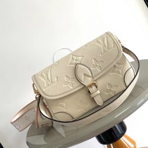 最高級ルイヴィトンスーパーコピー ルイヴィトンバッグコピー Diane クレーム M46388 モノグラム・アンプラント レザー ゴールド金具