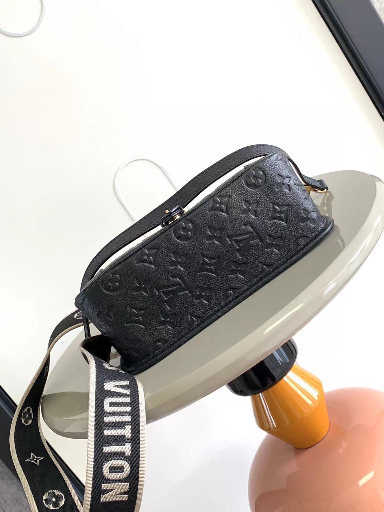 最高級ルイヴィトンスーパーコピー ルイヴィトンバッグコピー Diane ノワール M46386 モノグラム・アンプラント レザー ゴールド金具 - 画像 (7)