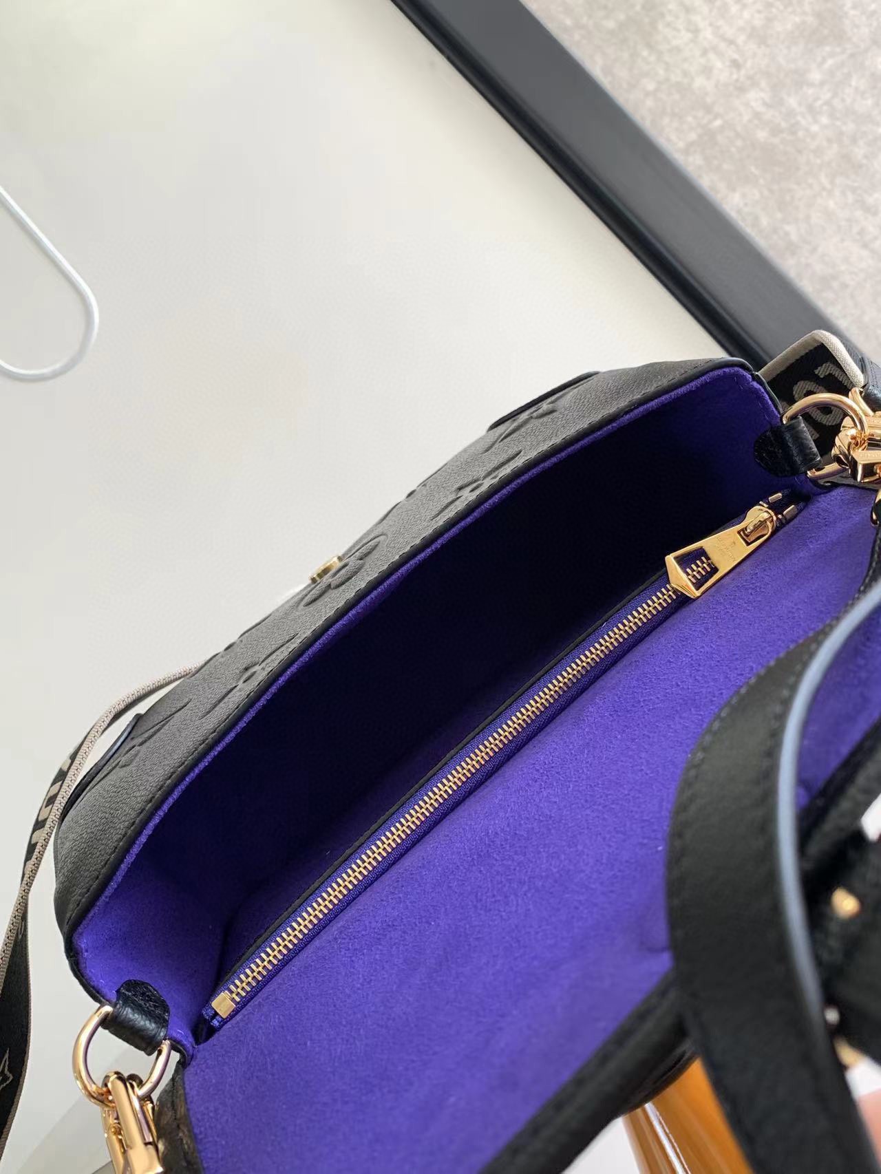 最高級ルイヴィトンスーパーコピー ルイヴィトンバッグコピー Diane ノワール M46386 モノグラム・アンプラント レザー ゴールド金具 - 画像 (3)
