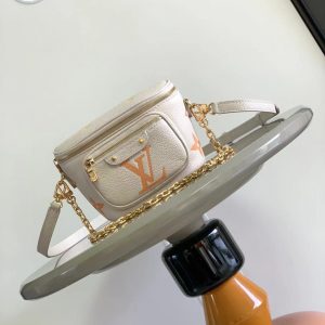 最高級ルイヴィトンスーパーコピー ルイヴィトンバッグコピー 2024年 新作 ホワイト / シャマロウ ピンク M82208 モノグラム・アンプラント レザー ゴールド金具