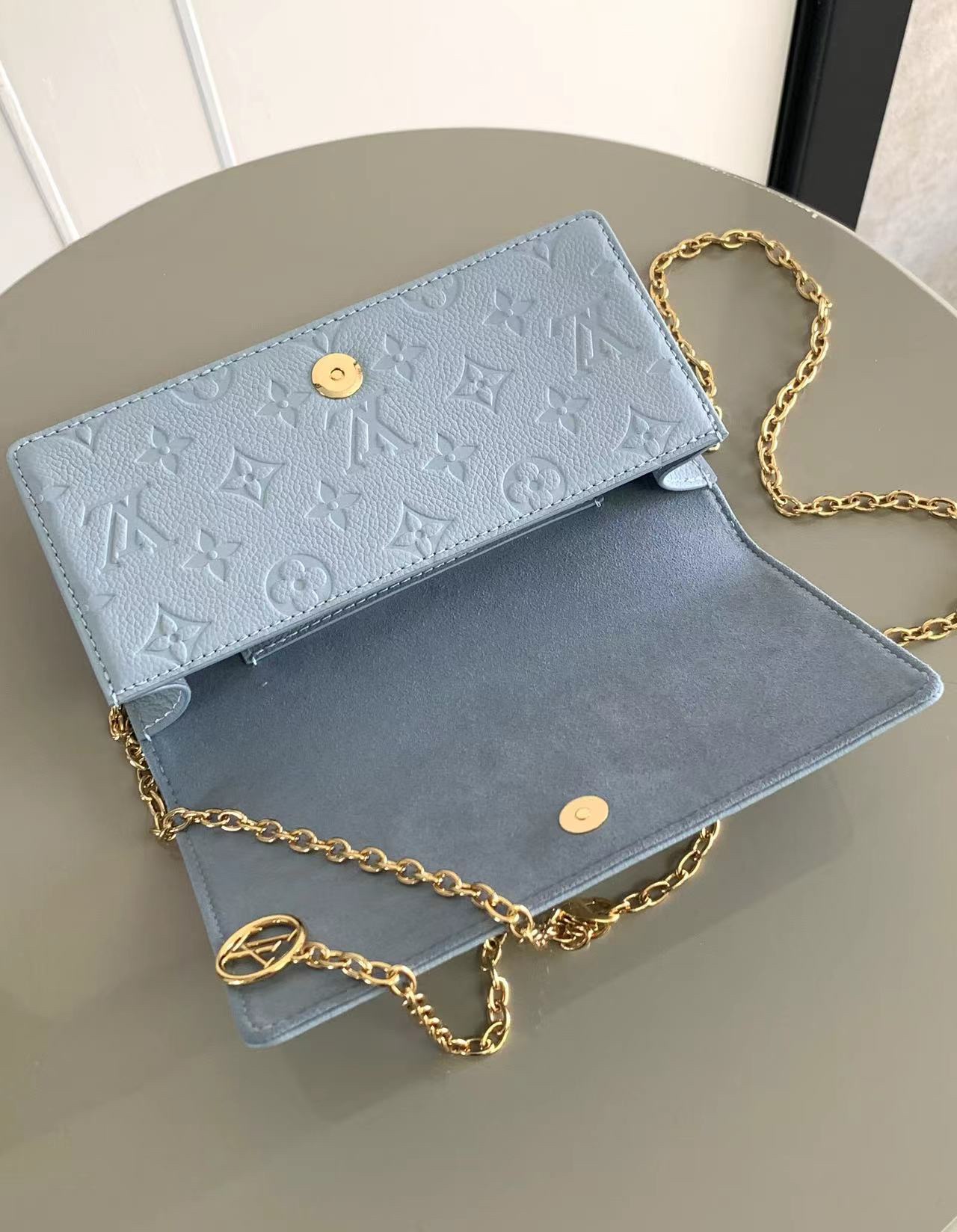 最高級ルイヴィトンスーパーコピー ルイヴィトンバッグコピー Wallet On Chain Metis ブルー M83233 モノグラム・アンプラント ゴールド金具 - 画像 (6)