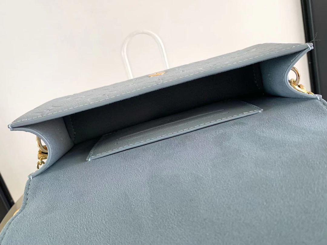 最高級ルイヴィトンスーパーコピー ルイヴィトンバッグコピー Wallet On Chain Metis ブルー M83233 モノグラム・アンプラント ゴールド金具 - 画像 (3)
