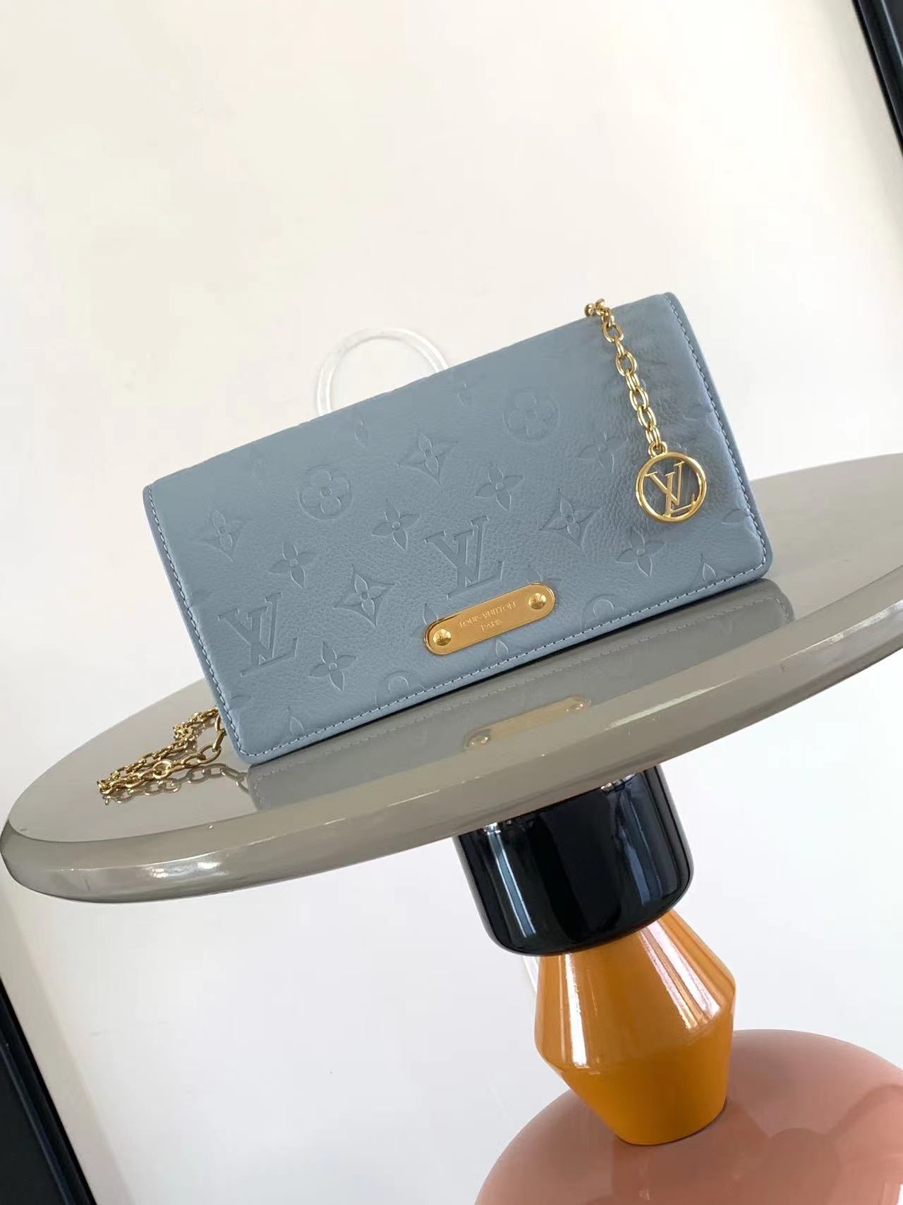 最高級ルイヴィトンスーパーコピー ルイヴィトンバッグコピー Wallet On Chain Metis ブルー M83233 モノグラム・アンプラント ゴールド金具