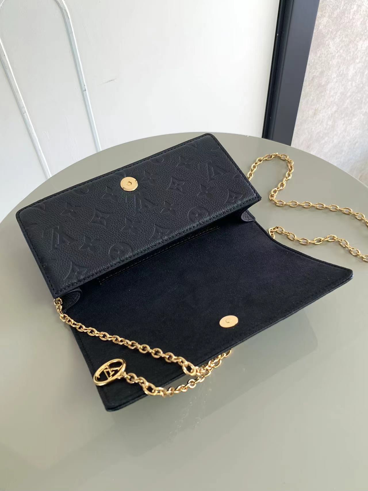 最高級ルイヴィトンスーパーコピー ルイヴィトンバッグコピー Wallet On Chain Metis ブラック M83233 モノグラム・アンプラント ゴールド金具 - 画像 (6)