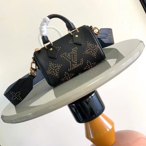 最高級ルイヴィトンスーパーコピー ルイヴィトンバッグコピー Nano Speedy ブラック M81625 エンボス加工したモノグラム・アンプラント レザー ゴールド金具