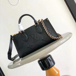 最高級ルイヴィトンスーパーコピー ルイヴィトンバッグコピー オンザゴー EW ブラック M23640 エンボス加工したグレインレザー ゴールド金具