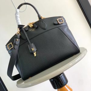 最高級ルイヴィトンスーパーコピー ルイヴィトンバッグコピー ロックイット ブラック M22914 トリヨンレザー ゴールド金具