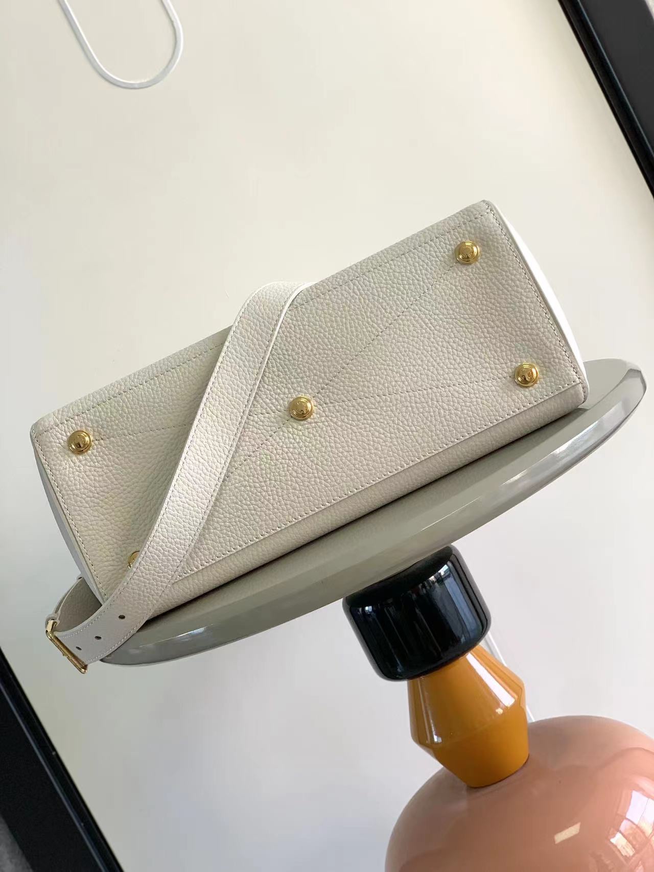 最高級ルイヴィトンスーパーコピー ルイヴィトンバッグコピー ロックイット クレーム M23061 トリヨンレザー ゴールド金具 - 画像 (7)