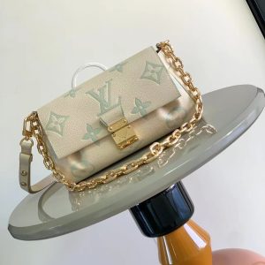 最高級ルイヴィトンスーパーコピー ルイヴィトンバッグコピー フェイボリット NM ラテ / 抹茶 M46842 エンボス加工したグレインレザー ゴールド金具