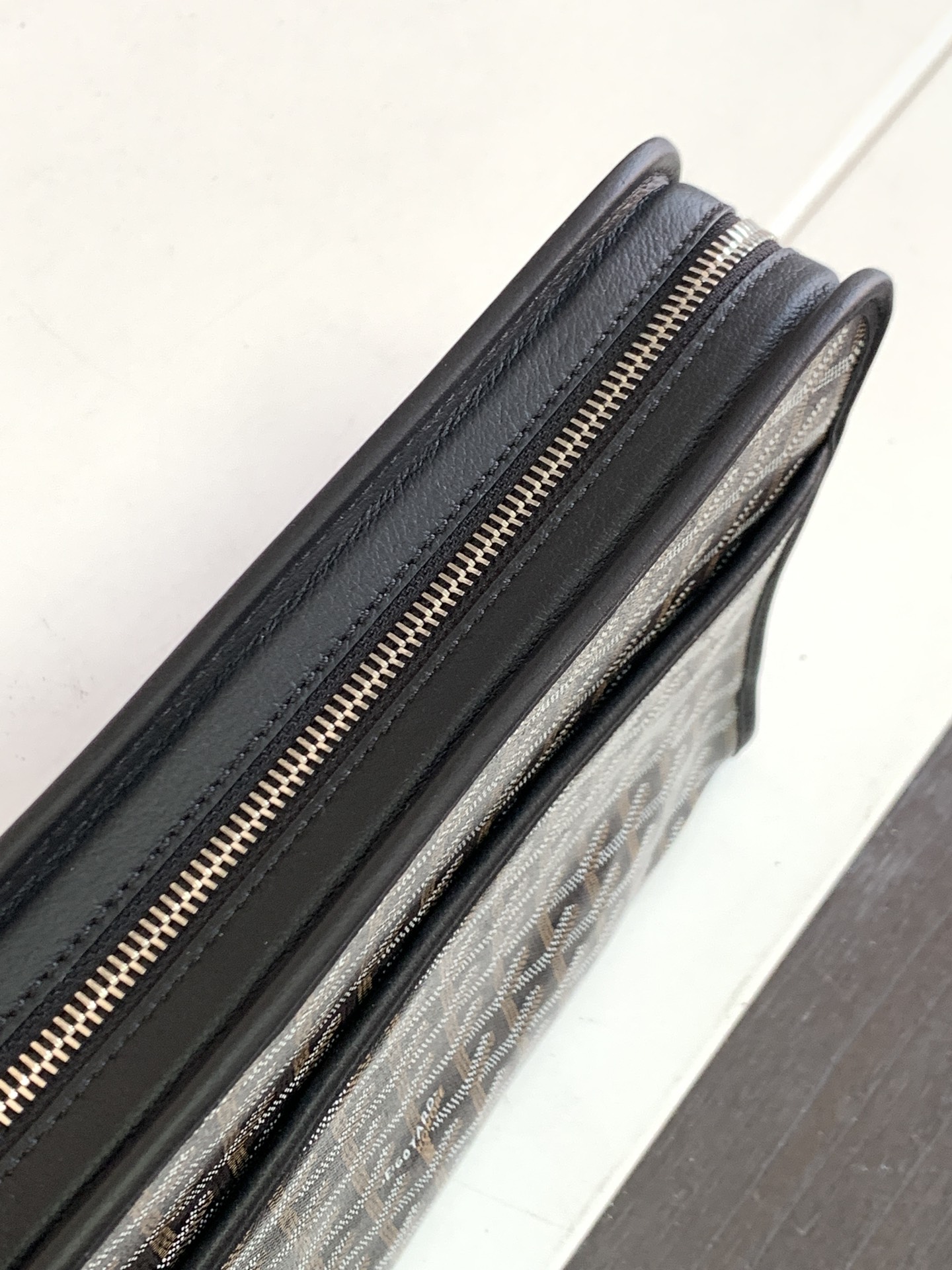最高級ゴヤールスーパーコピー ゴヤールトラベルグッズバッグコピー ジュバンス MM ポーチ ブラック JOUVENMMLTY01CL01P レザー シルバー金具 - 画像 (4)