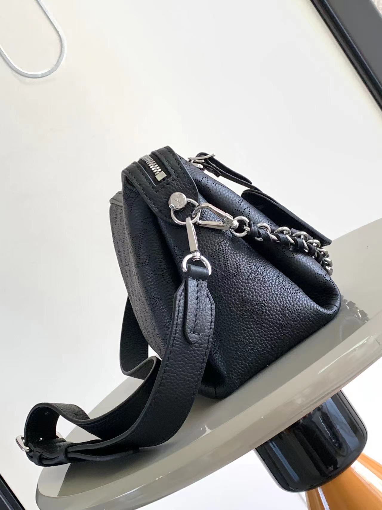 最高級ルイヴィトンスーパーコピー ルイヴィトンバッグコピー ハンド・イット・オール PM ブラック M24114 マヒナ・レザー シルバー金具 - 画像 (9)