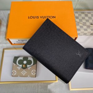 最高級ルイヴィトンスーパーコピー ルイヴィトン財布コピー パスポートカバー クーヴェルテュール・パスポール NM ブラック M64596 タイガ・レザー