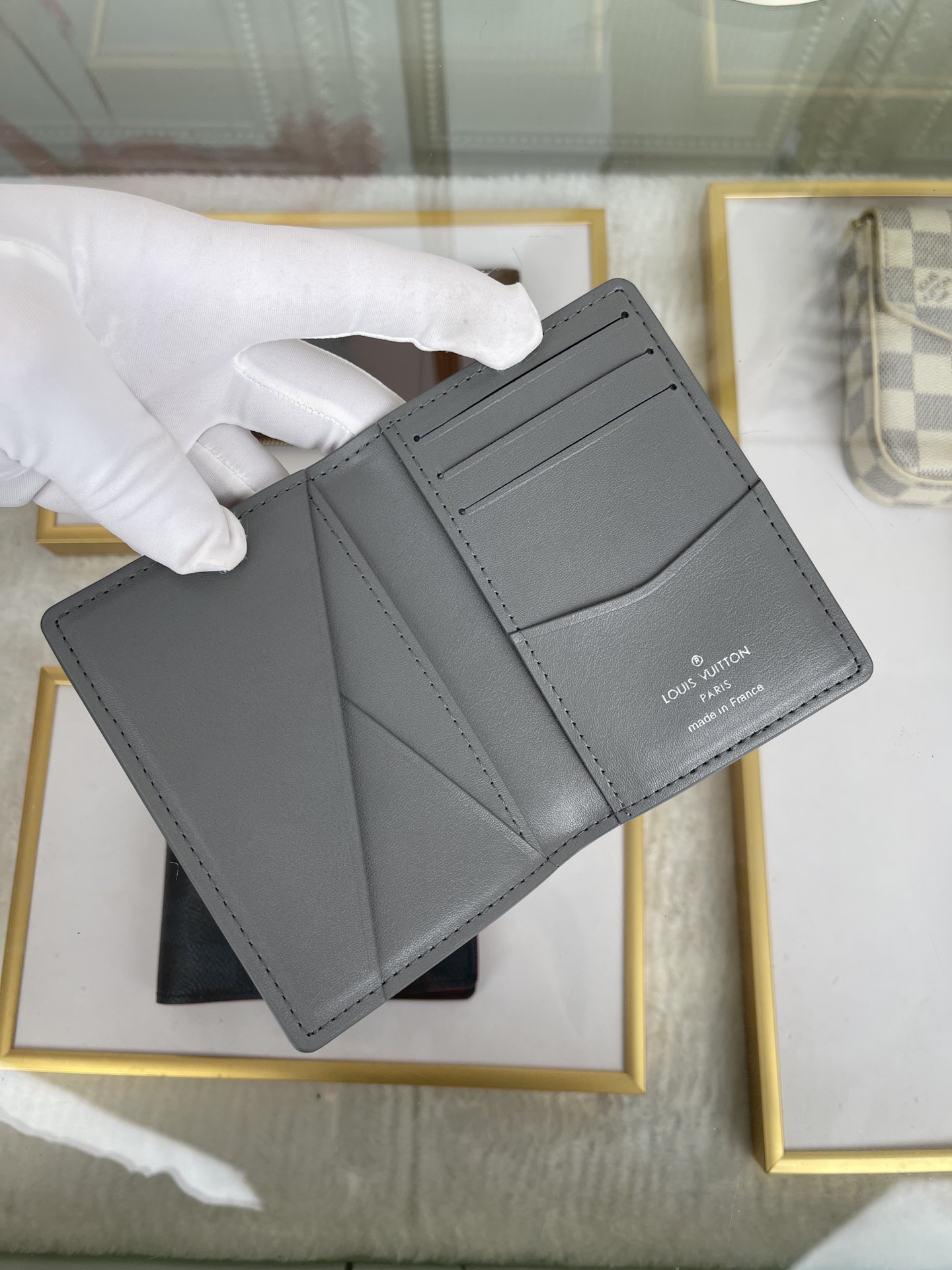 最高級ルイヴィトンスーパーコピー ルイヴィトン財布コピー オーガナイザー・ドゥ ポッシュ グレー M81382 モノグラム・シャドウ レザー - 画像 (6)