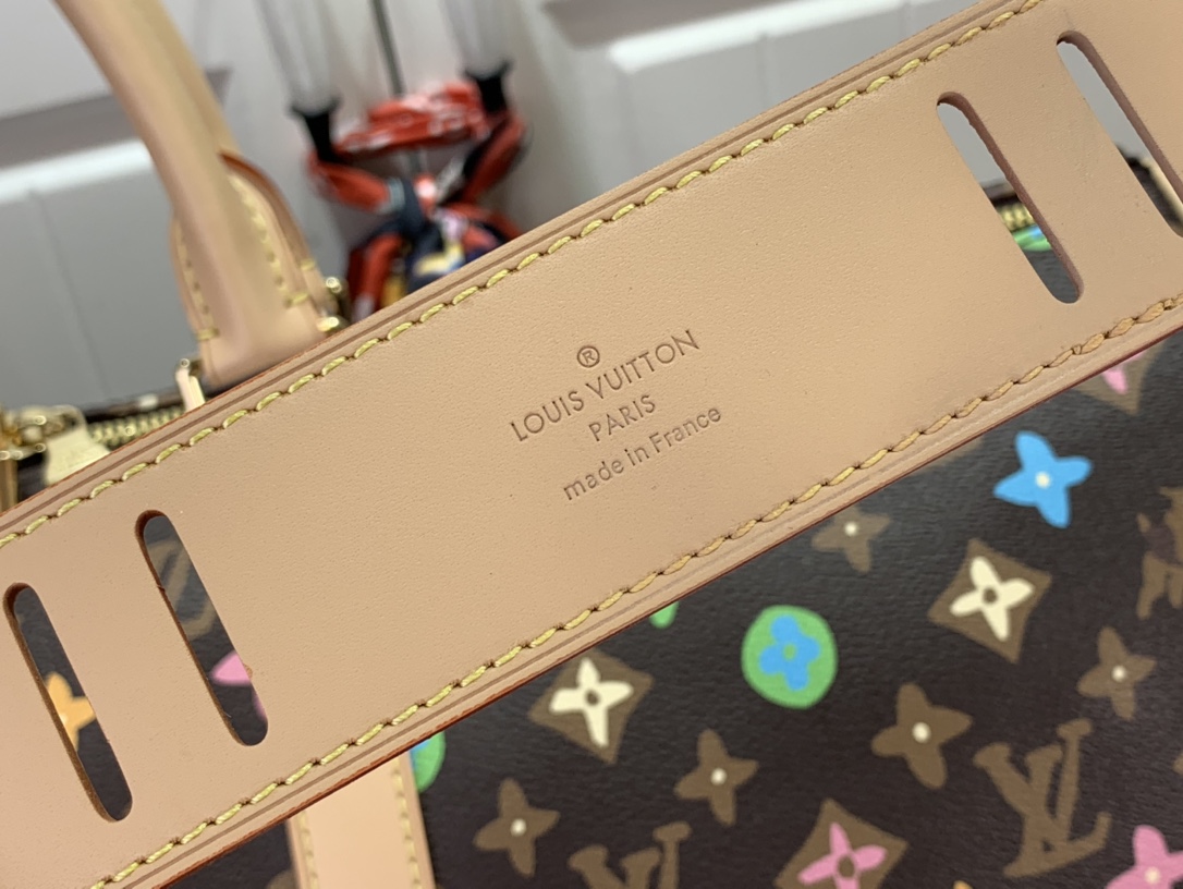 最高級ルイヴィトンスーパーコピー ルイヴィトンバッグコピー キーポル・バンドリエール 50 チョコレート M24901 モノグラム・クラギー キャンバス ゴールド金具 - 画像 (5)