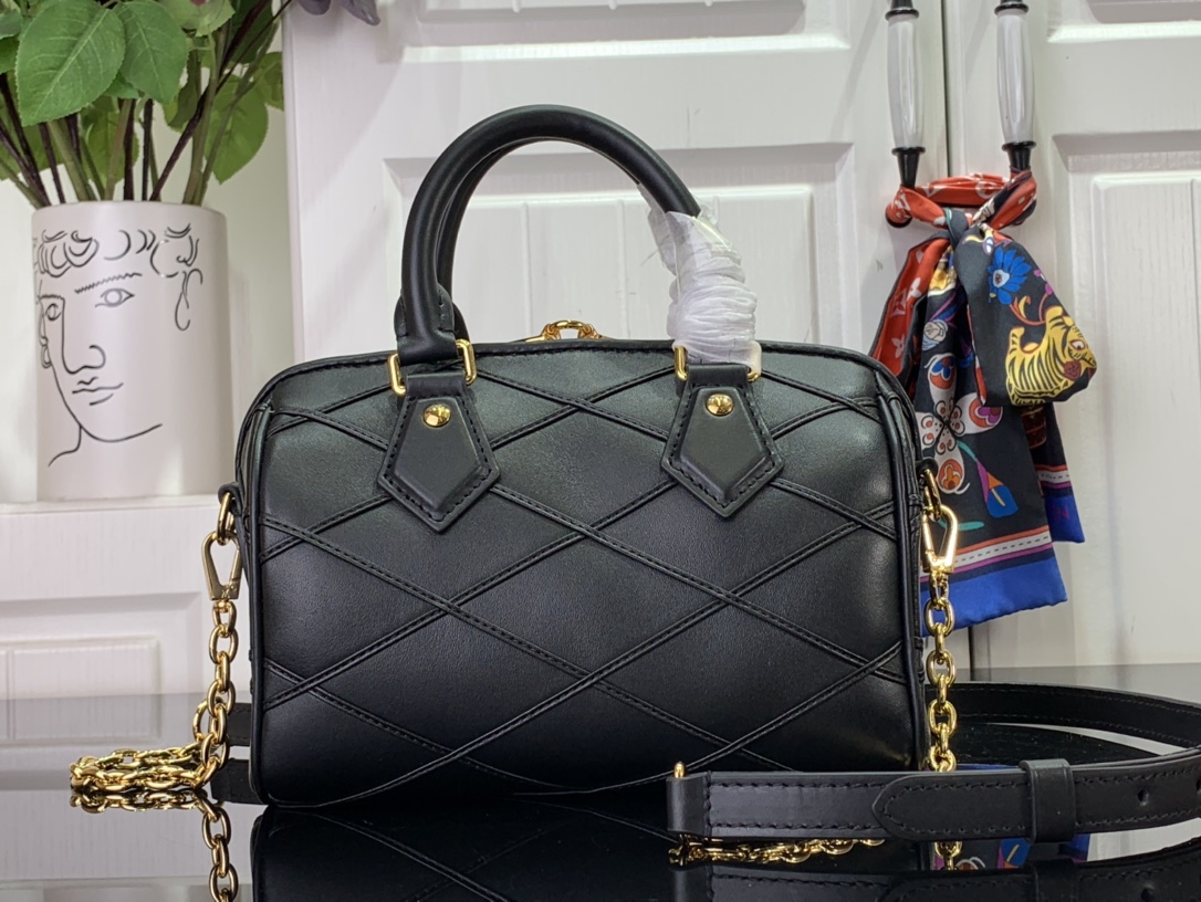 最高級ルイヴィトンスーパーコピー ルイヴィトンバッグコピー スピーディ・バンドリエール 20 ブラック m24261 ラムレザー ゴールド金具 - 画像 (8)