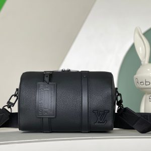 最高級ルイヴィトンスーパーコピー ルイヴィトンバッグコピー シティ・キーポル ブラック M59255 グレインカーフレザー ブラック金具