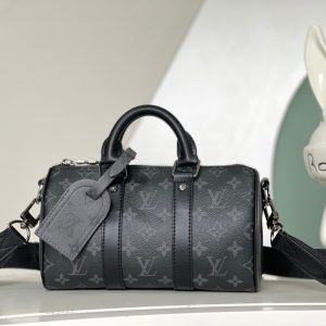 最高級ルイヴィトンスーパーコピー ルイヴィトンバッグコピー キーポル・バンドリエール 25 ブラック M46271 モノグラム・エクリプス リバース キャンバス ブラック金具