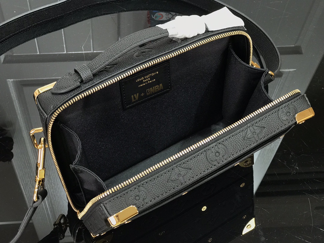 最高級ルイヴィトンスーパーコピー ルイヴィトンバッグコピー クラッチ・ボックス ブラック m57971 モノグラム・アンプラント レザー ゴールド金具 - 画像 (3)