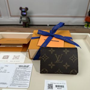 最高級ルイヴィトンスーパーコピー ルイヴィトンカードケースコピー カードケース アンヴェロップ・カルト ドゥ ヴィジット ダークブラウン M63801 モノグラム・キャンバス