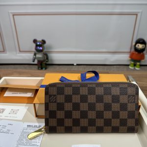 最高級ルイヴィトンスーパーコピー ルイヴィトン財布コピー ジッピー・ウォレット ブラウン N41661 ダミエ・キャンバス ゴールド金具
