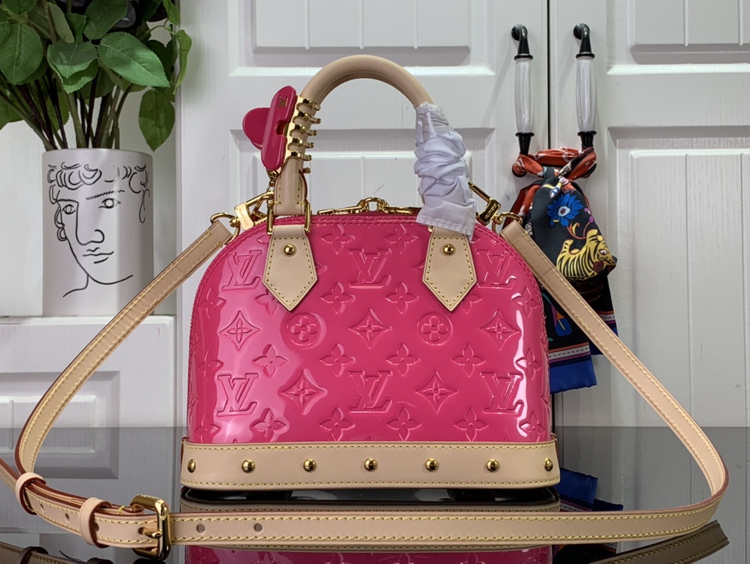 最高級ルイヴィトンスーパーコピー ルイヴィトンバッグコピー 新作 LV リミックス アルマ BB ネオン ピンク M90611 エンボス加工を施したモノグラム・ヴェルニ レザー ゴールド金具 - 画像 (8)