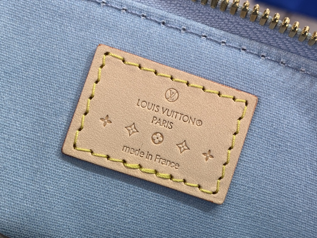 最高級ルイヴィトンスーパーコピー ルイヴィトンバッグコピー 新作 LV リミックス アルマ BB スカイ M24062 エンボス加工を施したモノグラム・ヴェルニ レザー ゴールド金具 - 画像 (4)