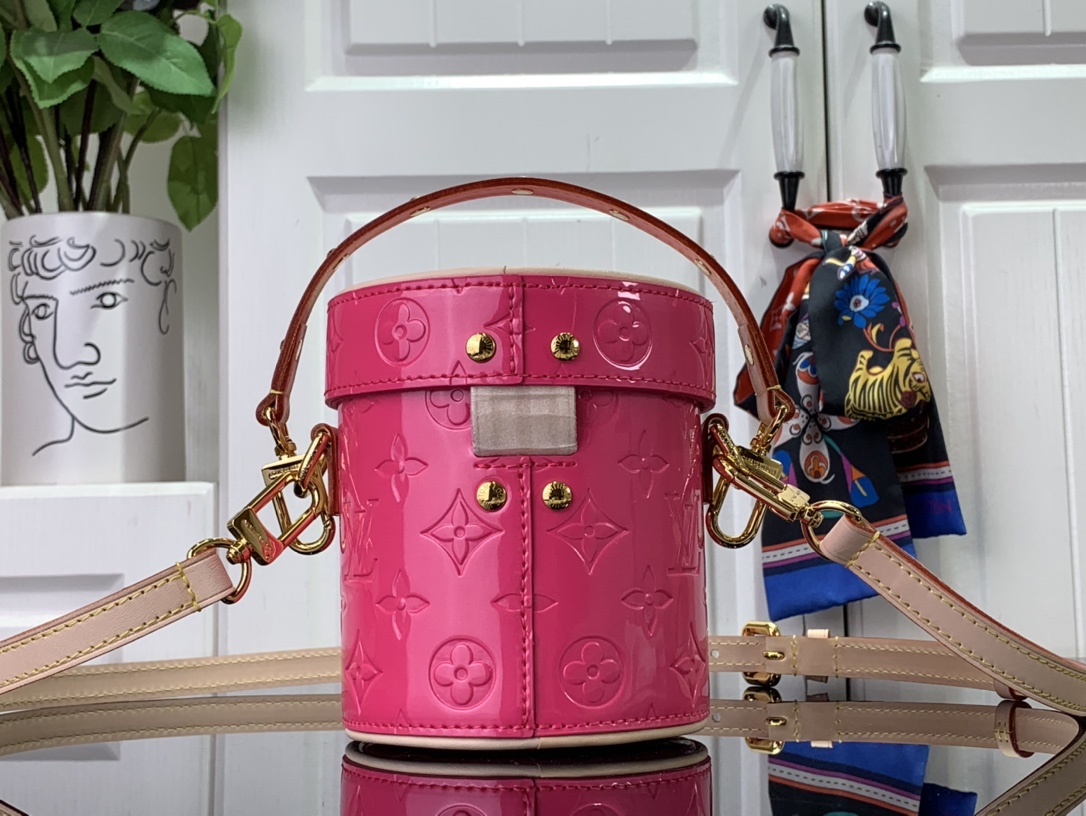 最高級ルイヴィトンスーパーコピー ルイヴィトンバッグコピー 新作 LV リミックス アスター ネオン ピンク M24102 エンボス加工を施したモノグラム・ヴェルニ レザー ゴールド金具 - 画像 (8)