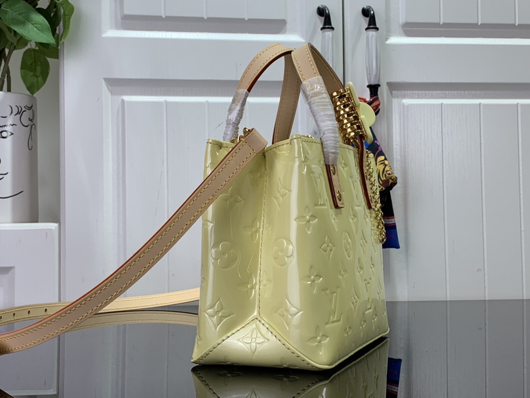 最高級ルイヴィトンスーパーコピー ルイヴィトンバッグコピー 新作 LV リミックス リード PM シック、イエロー M24144 エンボス加工を施したモノグラム・ヴェルニ レザー ゴールド金具 - 画像 (9)