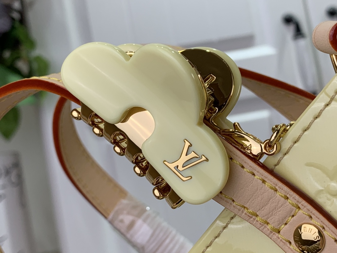 最高級ルイヴィトンスーパーコピー ルイヴィトンバッグコピー 新作 LV リミックス リード PM シック、イエロー M24144 エンボス加工を施したモノグラム・ヴェルニ レザー ゴールド金具 - 画像 (5)