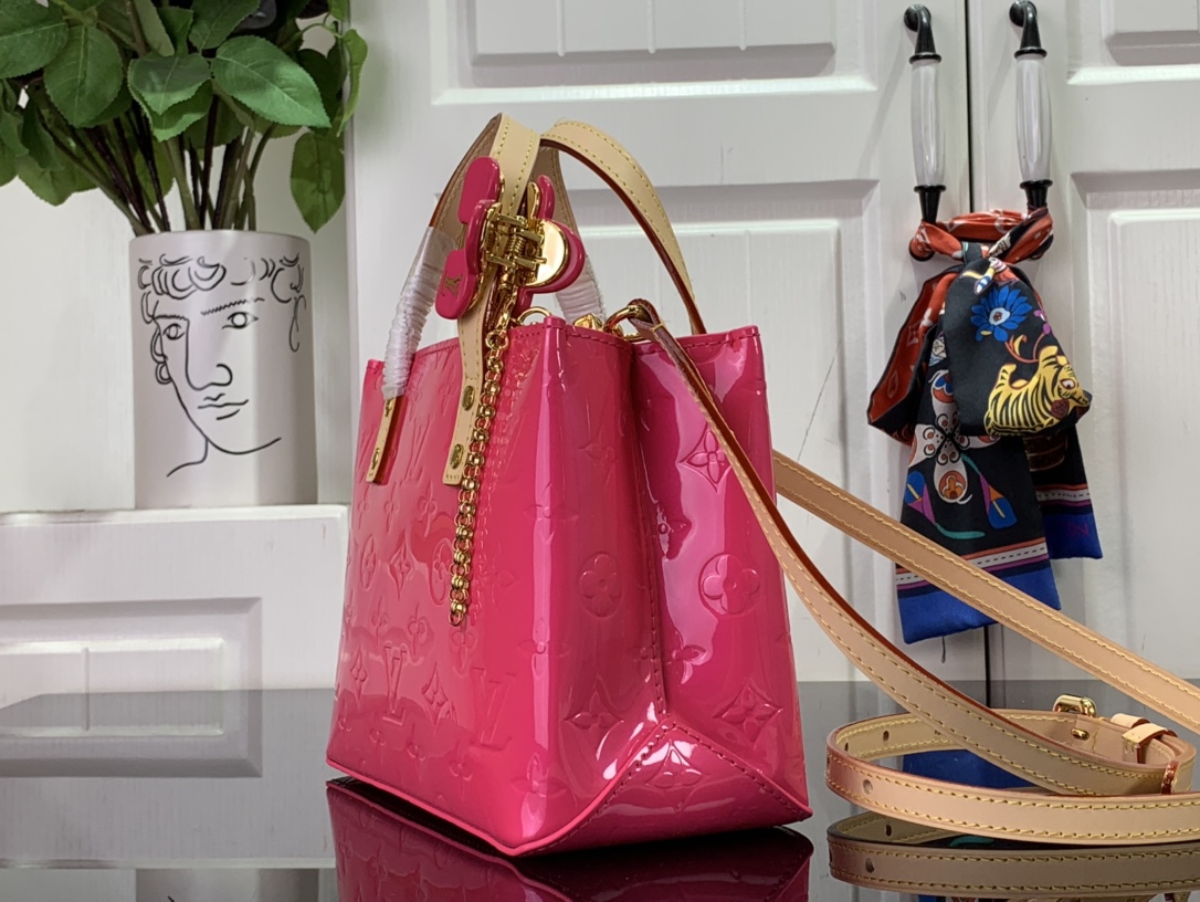 最高級ルイヴィトンスーパーコピー ルイヴィトンバッグコピー 新作 LV リミックス リード PM ネオン ピンク M24028 エンボス加工を施したモノグラム・ヴェルニ レザー ゴールド金具 - 画像 (9)