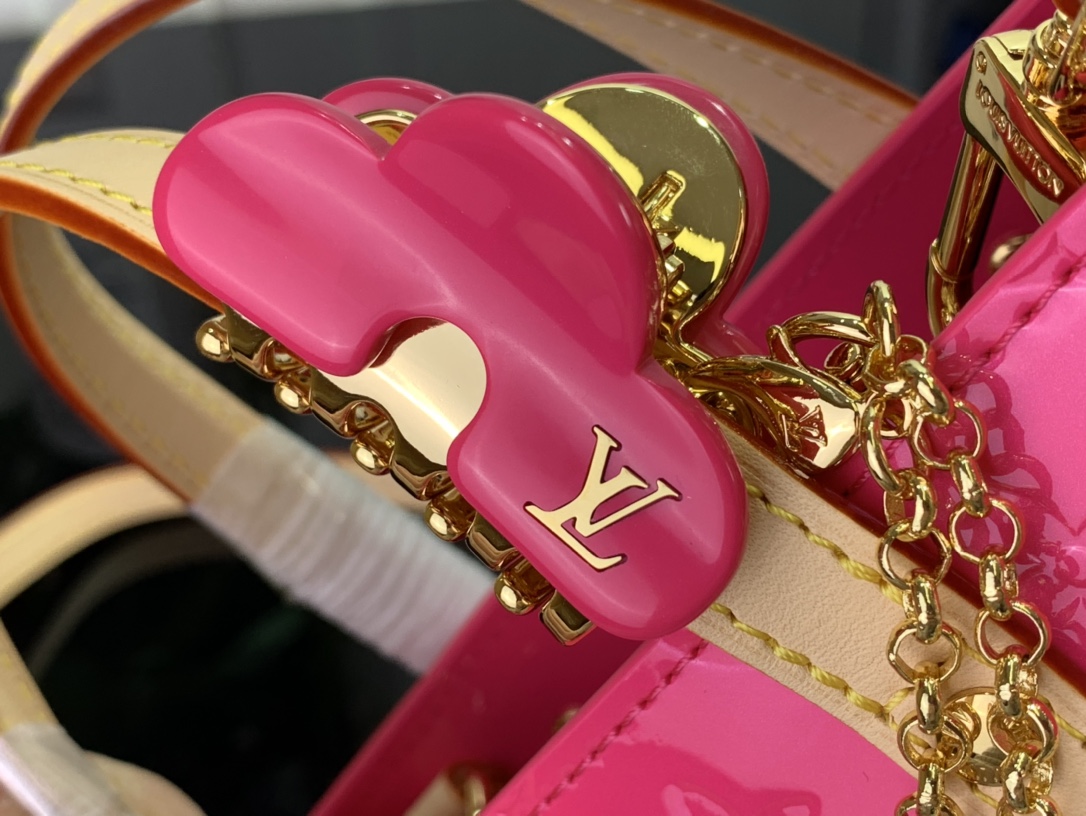 最高級ルイヴィトンスーパーコピー ルイヴィトンバッグコピー 新作 LV リミックス リード PM ネオン ピンク M24028 エンボス加工を施したモノグラム・ヴェルニ レザー ゴールド金具 - 画像 (6)